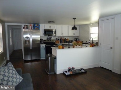 9 Thomas St, Nanticoke, PA 18634 - photo 4