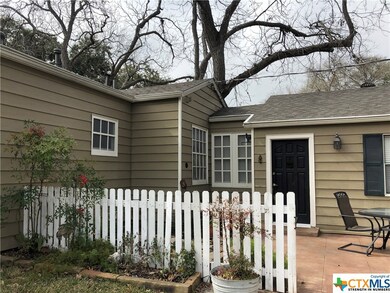 1024 Bismark St, Seguin, TX 78155 - photo 2