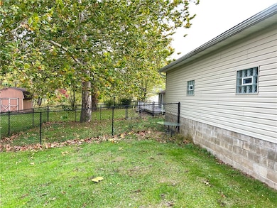 332 Johnson Ln, Connellsville, PA 15425 - photo 5