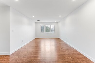 35 Desmoines Rd unit 405, Quincy, MA 02169 - photo 3