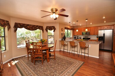 Breakfast Nook 1