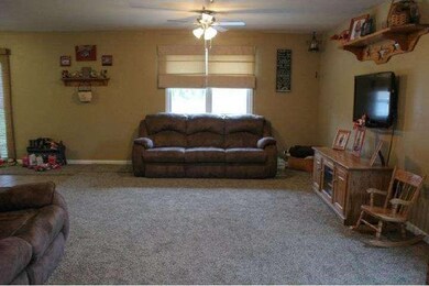 201 Marlton Rd, Pilesgrove, NJ 08098 - photo 3