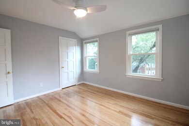 2707 Farmington Dr, Alexandria, VA 22303 - photo 4