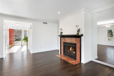 Gas fireplace