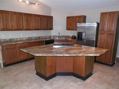 3716 Bonaventure Ct, Columbus, IN 47203 - photo 4