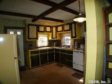 Kitchen Kitchen with Stove, Fridge, washer and dry