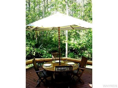 Patio/Deck Deck - no rear neighbors