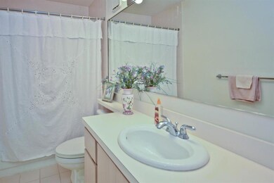 1806 Middleton Way dining area
