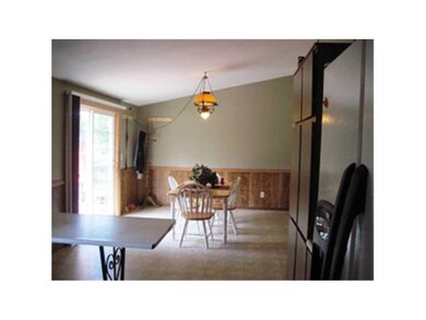 Dining Area. Elegant in its simplicity!