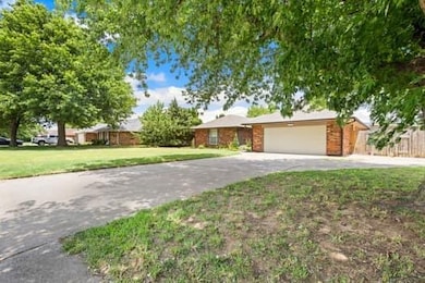 4729 Deer Creek, Yukon, OK 73099 - photo 3