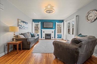 1826 Rainbow Dr, Cedar Falls, IA 50613 - photo 5