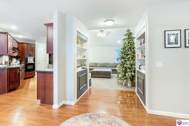 625 Hickory Ln, Elizabethtown, KY 42701 - photo 4