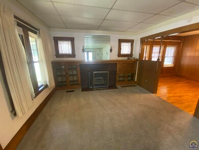 333 SW Roosevelt St, Topeka, KS 66606 - photo 2