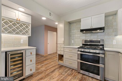 5685 Harpers Farm Rd unit D, Columbia, MD 21044 - photo 3