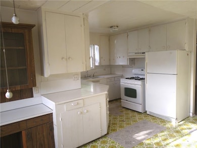 605 W Gore Ave, Pharr, TX 78577 - photo 5