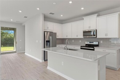 10319 Bonavie Cove Dr, Fort Myers, FL 31570 - photo 5