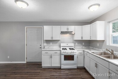 520 N Jefferson St, Ionia, MI 48846 - photo 6