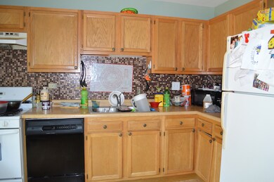 310 Golf Ln unit 310, Algonquin, IL 60102 - photo 3