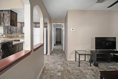 8610 Citation Ct, Houston, TX 77088 - photo 5