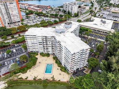 1300 NE Miami Gardens Dr unit 512E, Miami, FL 33179 - photo 2