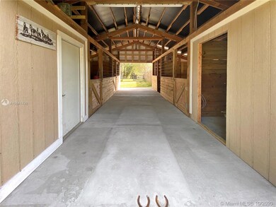 4 Stall Barn