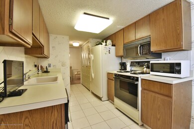 313 Sunshine Ct, Englishtown, NJ 07726 - photo 2