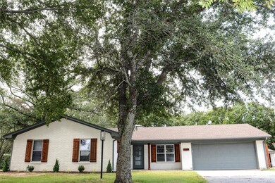 147 Chaparral Estates Dr, Denison, TX 75021 - photo 2