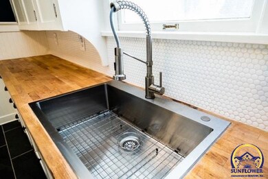 1284 SW Medford Ave, Topeka, KS 66604 - photo 7