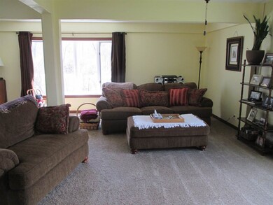 5146 S Driftwood Dr, Janesville, WI 53546 - photo 4