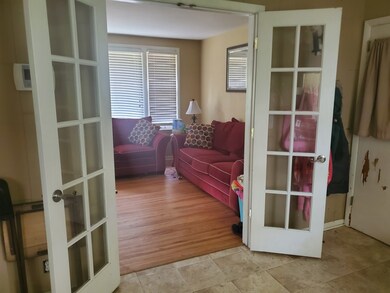 211 Lakeshore Dr, McMinnville, TN 37110 - photo 2