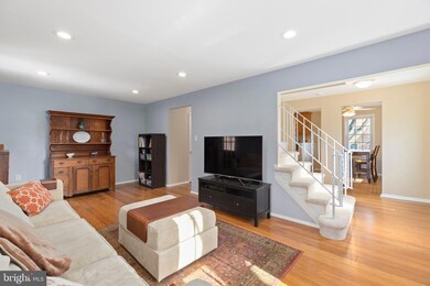 9632 Lindenbrook St, Fairfax, VA 22031 - photo 6