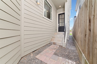 1917 W 15th St unit A, Houston, TX 77008 - photo 3