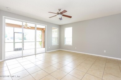 002-photo-living-room-12822048