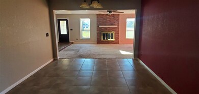 902 E 11th St, Cushing, OK 74023 - photo 4