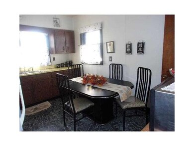 Kitchen. Eat In