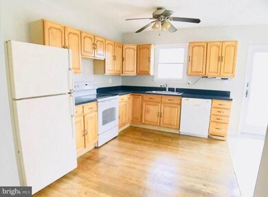 2405 Woodridge Rd, Sparrows Point, MD 21219 - photo 6