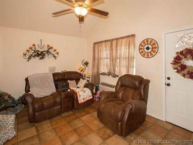 1127 E Moman Ave, Sapulpa, OK 74066 - photo 4