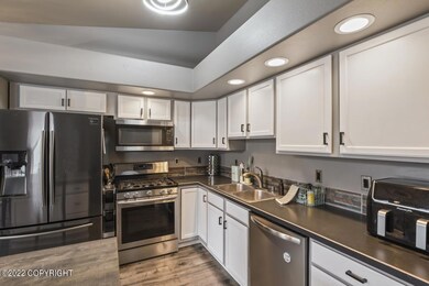 Hommati.com-10284_Jamestown_Dr_AK-08-12-