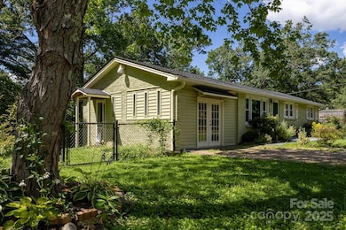 50 Taft St, Black Mountain, NC 28711 - photo 2