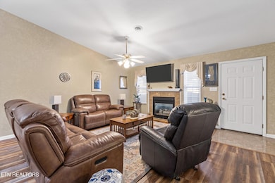 06-4549 Shamus Way-04