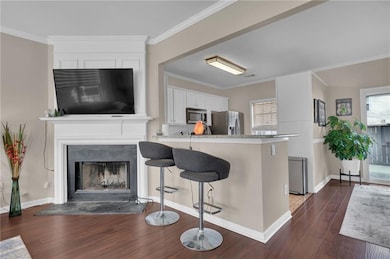 Fireplace and breakfast bar
