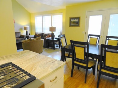 3571 Kit:Dining:Living