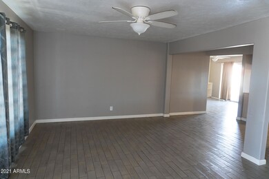 217 W Orchid Ln, Chandler, AZ 85225 - photo 2