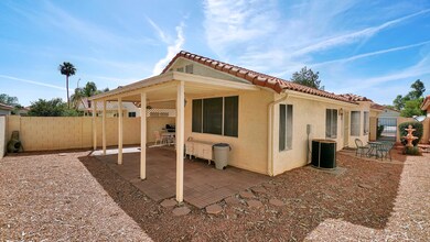 5461 E Fairfield St-34
