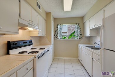 2715 S Roth Ave unit D, Gonzales, LA 70737 - photo 4