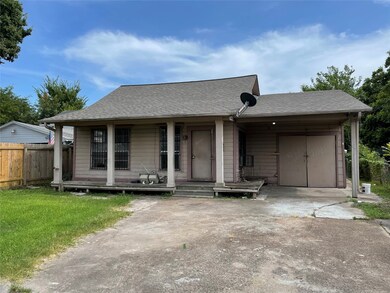 312 King St, Houston, TX 77022 - photo 2