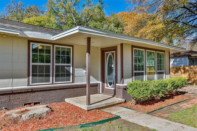 1429 S Lindsay St, Gainesville, TX 76240 - photo 5