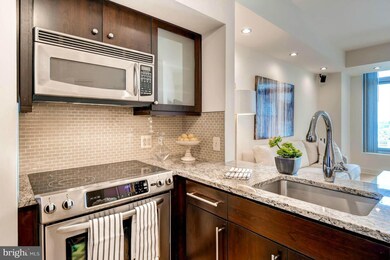 The Vue unit 2108, Baltimore, MD 21202 - photo 3