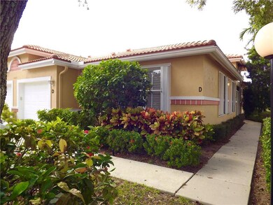 Front of villa-1 car garage