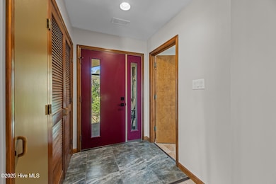 Front Entrance/Foyer